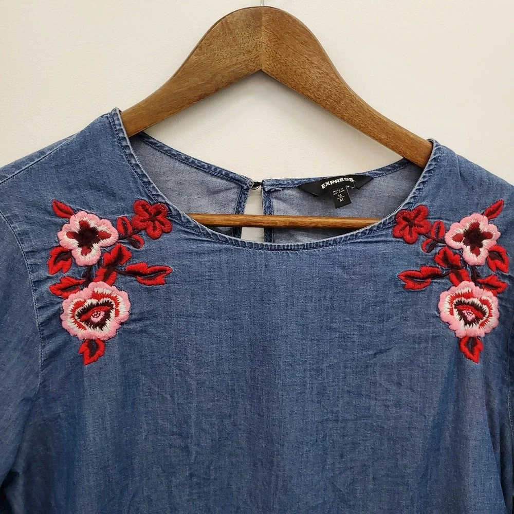Express Denim Chambray Blouse Floral Embroidered Bell Sleeve Boho Casual M - Picture 13 of 16